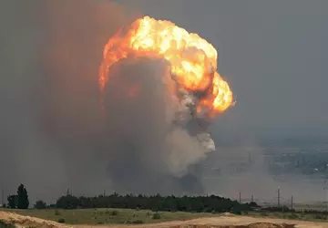 22.000 Tonnen Munition gehen in Flammen ...