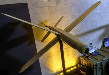 Genauer und leistungsstärker als der russische ...