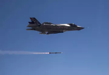 Australien rüstet F-35 Lightning II-Kampfflugzeuge der ...