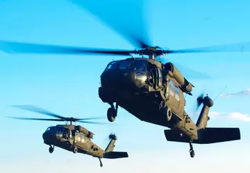 Zusammenstoß zweier HH-60 Black Hawk Militärhubschrauber ...