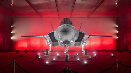 Lockheed Martin präsentiert den ersten polnischen F-35 Husarz-Kampfjet 