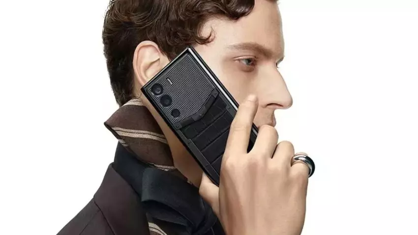 Vertu hat das Premium-Smartphone Metavertu für Kryptowährungen und NFT mit Alligatorhaut, Gold und Diamanten vorgestellt. Es kostet 41.000 Dollar