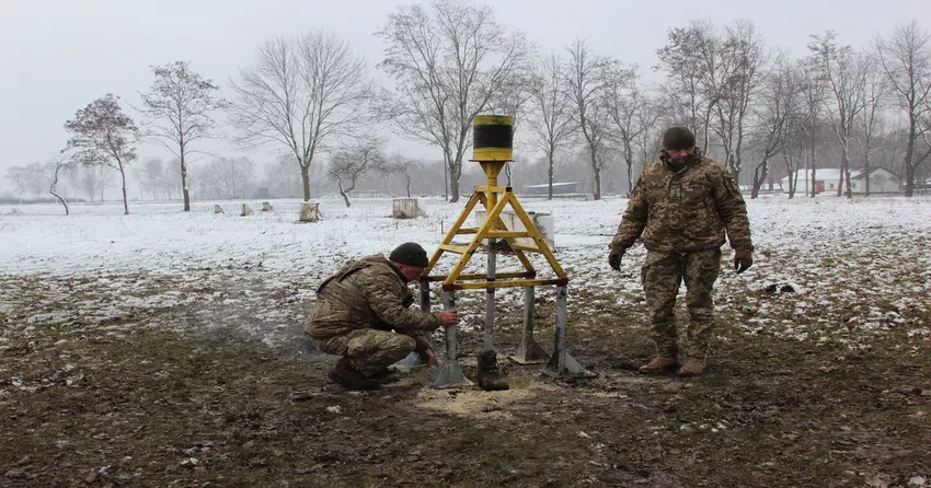 Ukraine entwickelt minenresistentes Schuhwerk für Pioniere