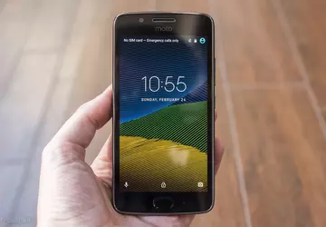 Das Moto G5 rettete einem Mann ...