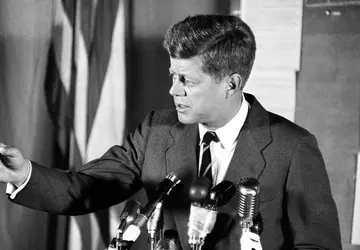 Netflix entwickelt eine biografische Miniserie über ...