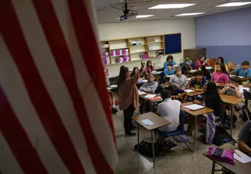 Texas stellt die Benotung von High-School-Prüfungen ...