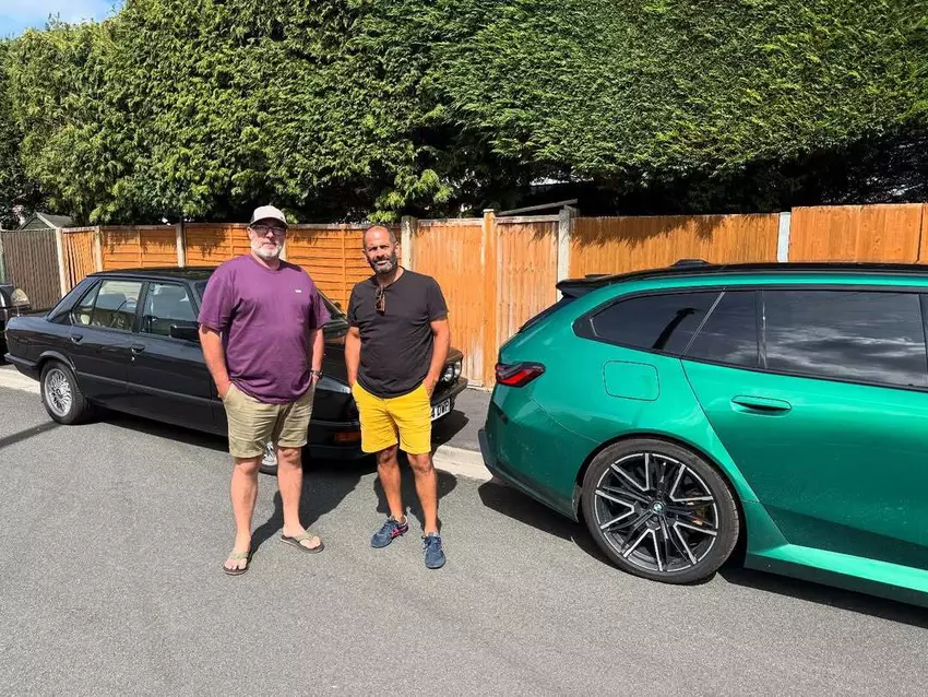 Chris Harris (rechts) und sein Abonnent Lee