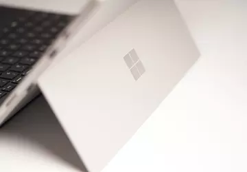 Microsoft Surface Pro 8 erhält ein ...