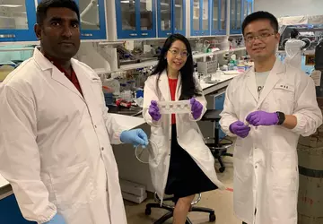 Eine flexible Batterie, die durch Schweiß ...