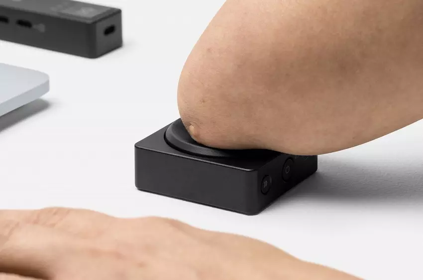 Adaptives Zubehör von Microsoft mit vollständig anpassbaren Eingaben und Schaltflächen ist ein Glücksfall für behinderte Benutzer