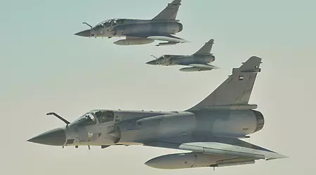 Französische Mirage 2000-5F-Kampfflugzeuge zerstören ein Dutzend Shahed-Drohnen der Houthi