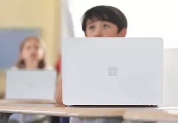 Surface Laptop SE: Microsofts erster Windows ...