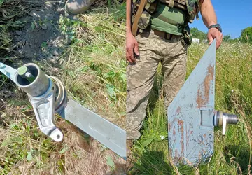 Ukrainische Soldaten schießen mit dem tragbaren ...