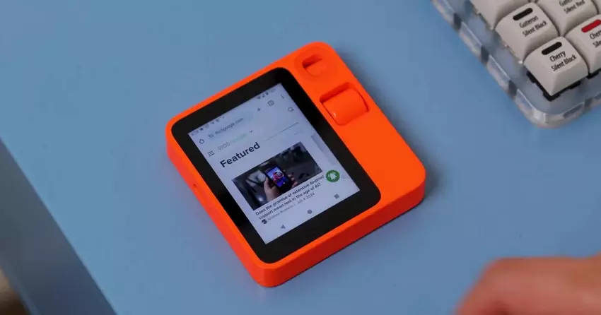 Blogger hat erfolgreich Android auf dem Rabbit R1 installiert, das Gerät funktioniert einwandfrei unter dem neuen Betriebssystem (Video)