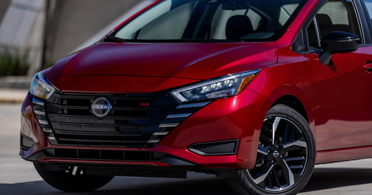 Navigieren durch urbane Landschaften mit dem neuen Nissan Versa SR Erkundung über Effizienz hinaus: Entdecken Sie den Nissan Versa SR