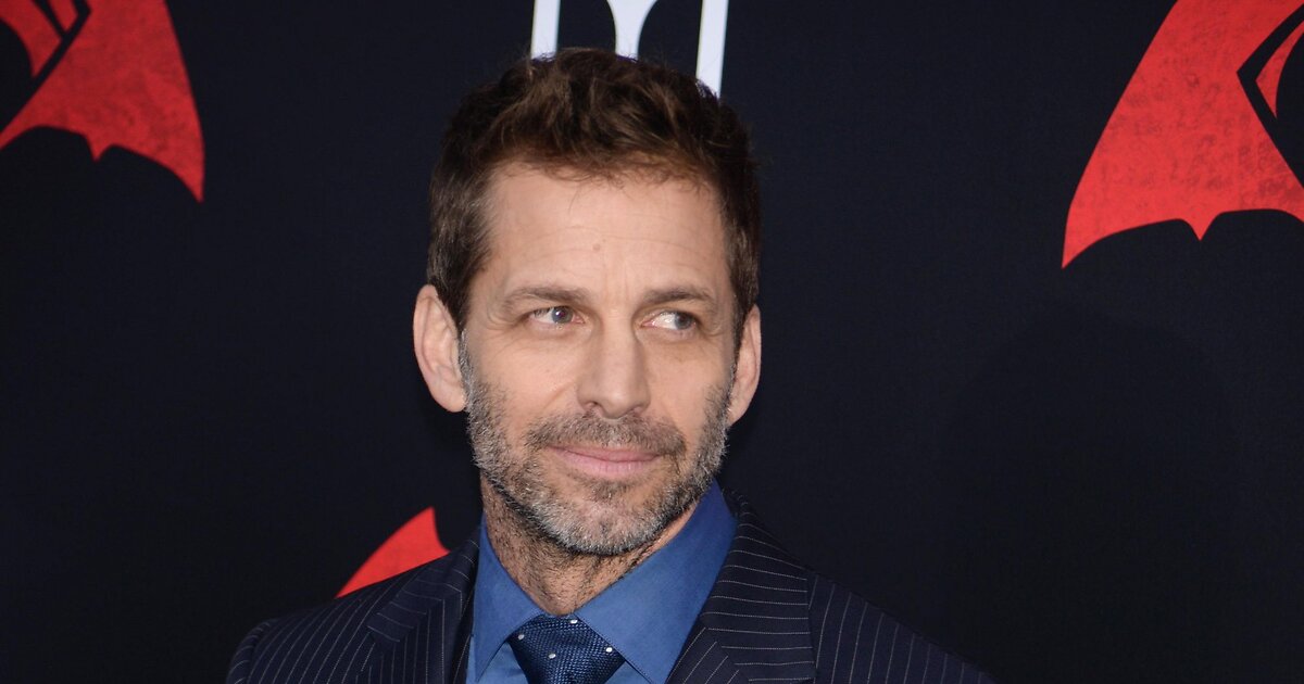 Zack Snyder hat verraten, dass er ein treuer Fortnite-Fan ist und regelmäßig als Charakter aus "Rick and Morty" in die Welt des Videospiels eintaucht Zack Snyder hat verraten, dass er ein treuer Fortnite-Fan ist und regelmäßig als Charakter aus "Rick and Morty" in die Welt des Videospiels eintaucht