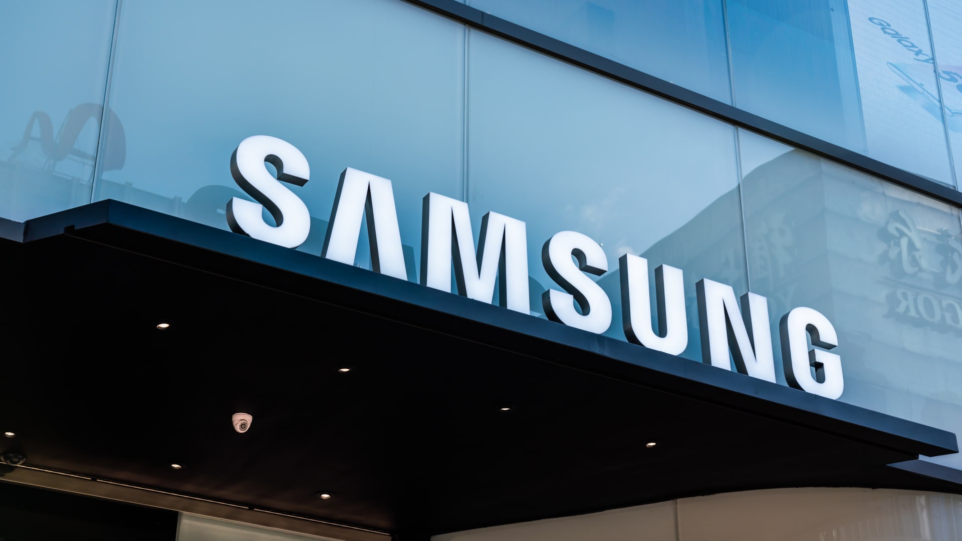 Samsung hat einen Sieg in einem Patentrechtsstreit um Bixby und Galaxy Buds errungen. Samsung hat einen Sieg in einem Patentrechtsstreit um Bixby und Galaxy Buds errungen.