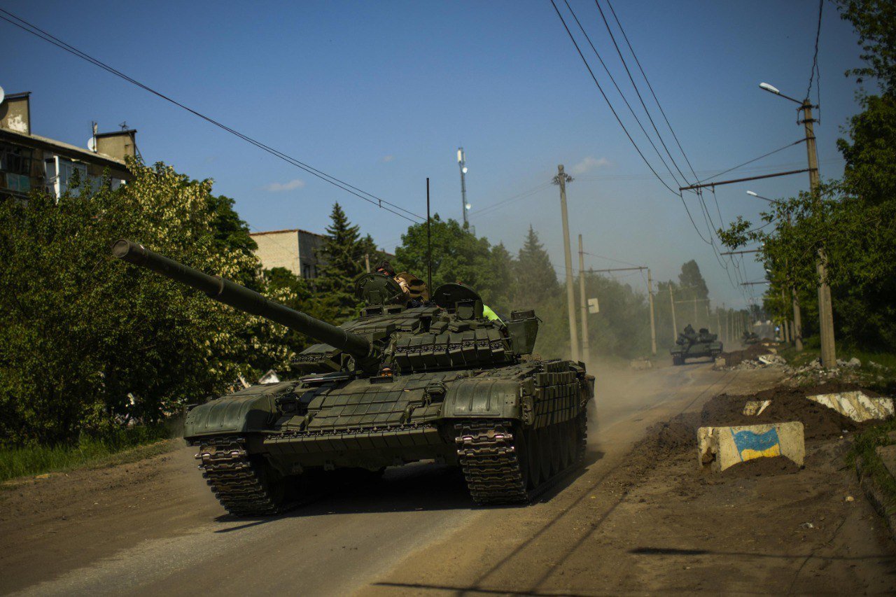 Die Streitkräfte der Ukraine setzen an der Front polnische T-72M1R-Panzer ein Die Streitkräfte der Ukraine setzen an der Front polnische T-72M1R-Panzer ein