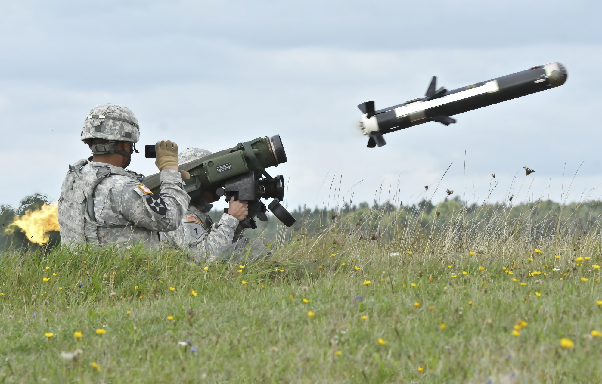 26.500 Javelin-Panzerabwehrsysteme, 1.400 Stinger-Flugabwehrsysteme, 108 Haubitzen, 50 Millionen Granaten, Hunderte von gepanzerten Fahrzeugen und Hubschraubern: Die Vereinigten Staaten haben der Ukraine Militärhilfe in Höhe von 4,6 Milliarden US-Dollar ü 26.500 Javelin-Panzerabwehrsysteme, 1.400 Stinger-Flugabwehrsysteme, 108 Haubitzen, 50 Millionen Granaten, Hunderte von gepanzerten Fahrzeugen und Hubschraubern: Die Vereinigten Staaten haben der Ukraine Militärhilfe in Höhe von 4,6 Milliarden US-Dollar ü