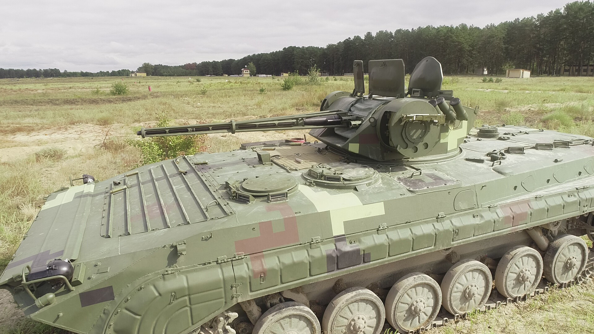 Die ukrainische Armee begann, die einzigartigen BMP-1TS und BTR-4MV1 in Schlachten einzusetzen Die ukrainische Armee begann, die einzigartigen BMP-1TS und BTR-4MV1 in Schlachten einzusetzen