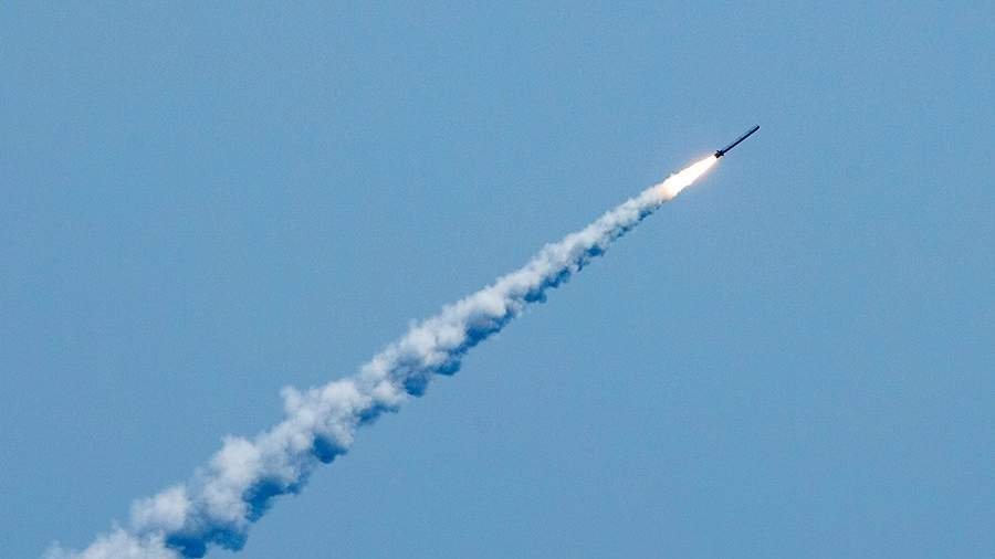 Die ukrainische Luftwaffe zerstörte vier Kalibr-Raketen, die auf die Stadt Dnipro abgefeuert wurden Die ukrainische Luftwaffe zerstörte vier Kalibr-Raketen, die auf die Stadt Dnipro abgefeuert wurden