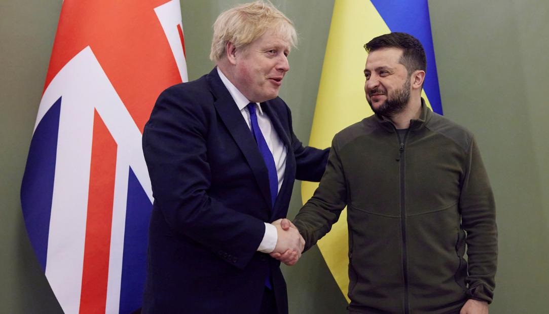 Das Vereinigte Königreich wird der Ukraine im Rahmen der Militärhilfe Drohnen, Langstreckenartillerie und Schiffsabwehrraketen in Höhe von 1.300.000.000 £ zur Verfügung stellen Das Vereinigte Königreich wird der Ukraine im Rahmen der Militärhilfe Drohnen, Langstreckenartillerie und Schiffsabwehrraketen in Höhe von 1.300.000.000 £ zur Verfügung stellen