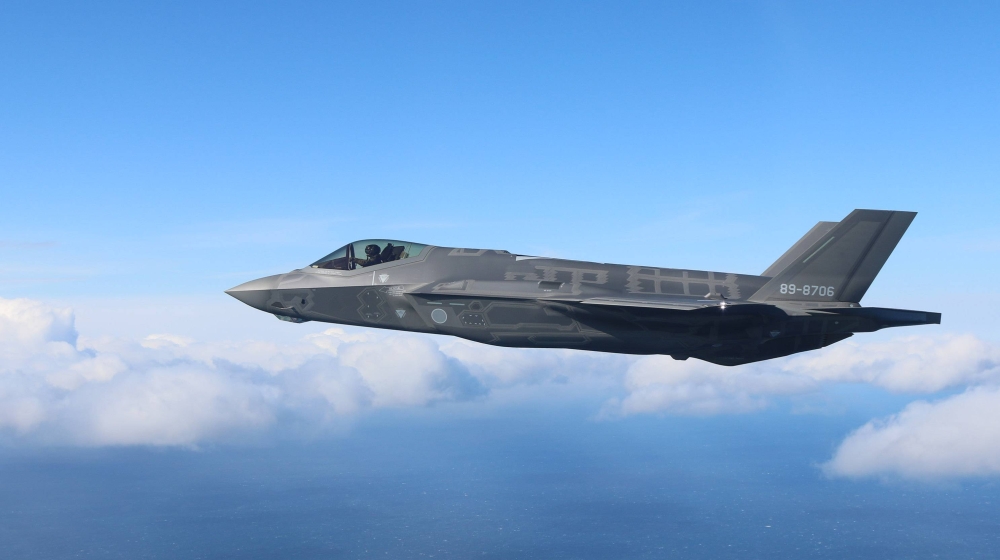 Japans Kampfjets der fünften Generation F-35 Lightning II haben einen 6.400 Kilometer langen Flug absolviert und sind zum ersten Mal in Australien gelandet Japans Kampfjets der fünften Generation F-35 Lightning II haben einen 6.400 Kilometer langen Flug absolviert und sind zum ersten Mal in Australien gelandet