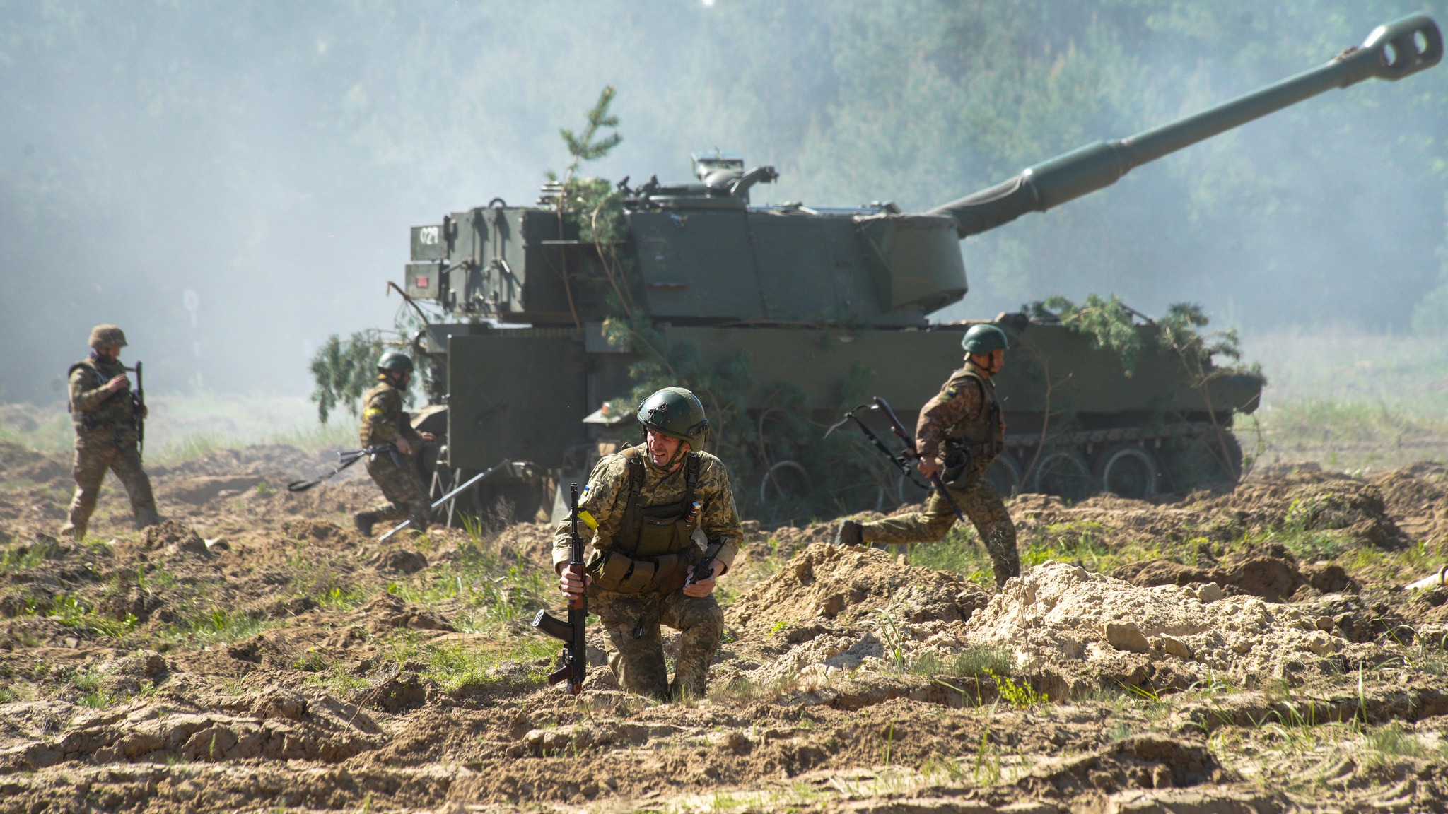 Selbstfahrende Haubitzen M109A3 aus Norwegen sind bereits an vorderster Front und zerstören den Feind erfolgreich (Foto) Selbstfahrende Haubitzen M109A3 aus Norwegen sind bereits an vorderster Front und zerstören den Feind erfolgreich (Foto)