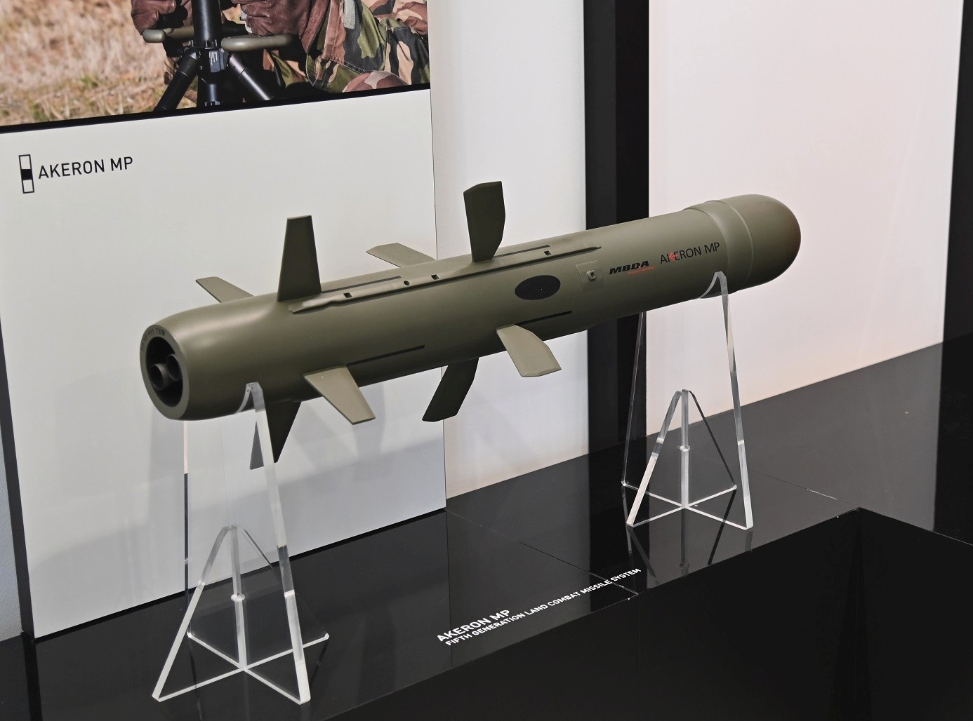 Frankreich hat ein Analogon der Javelin-Rakete entwickelt, die von einer Drohne aus gestartet werden kann Frankreich hat ein Analogon der Javelin-Rakete entwickelt, die von einer Drohne aus gestartet werden kann