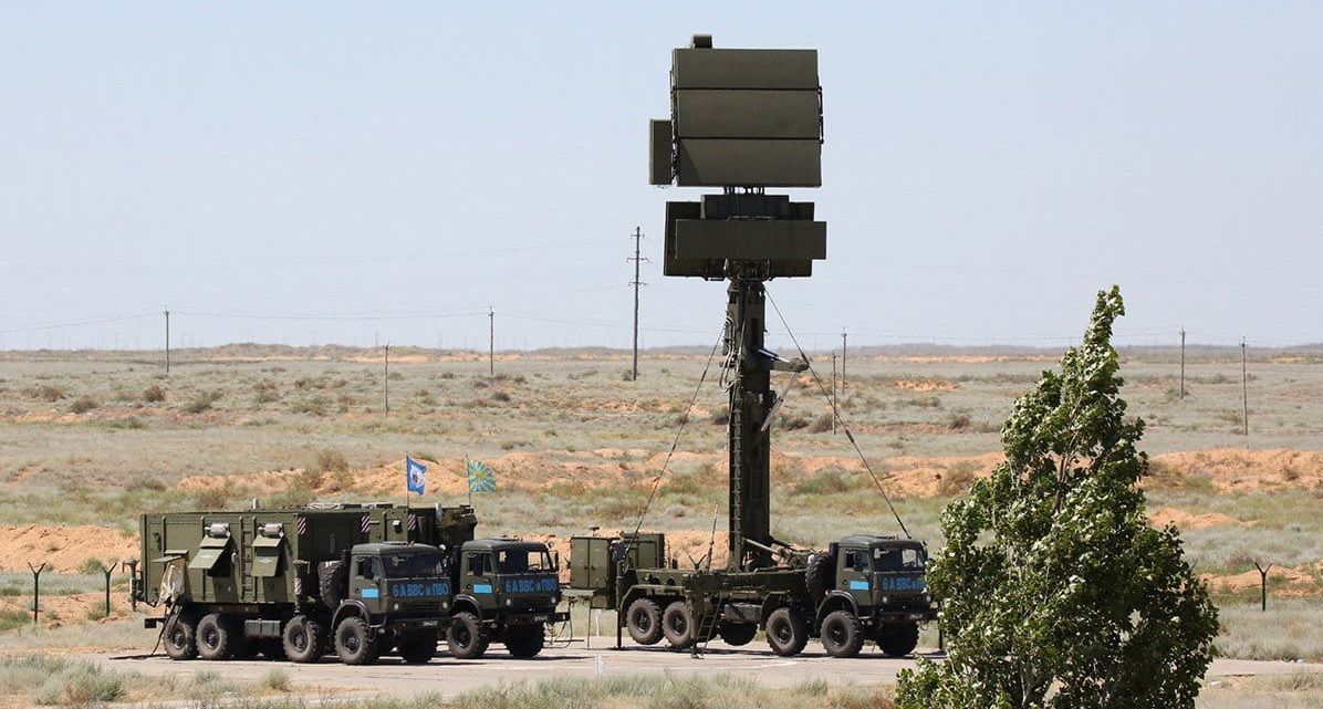 Die ukrainischen Verteidigungskräfte auf der Krim haben ein seltenes russisches 48Ya6-K1 Podljot zerstört, das mit den Luftabwehrsystemen S-300 und S-400 verwendet wird. Die ukrainischen Verteidigungskräfte auf der Krim haben ein seltenes russisches 48Ya6-K1 Podljot zerstört, das mit den Luftabwehrsystemen S-300 und S-400 verwendet wird.