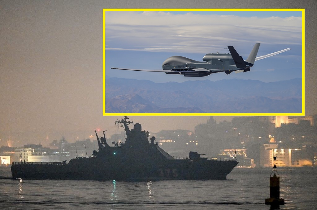 Ein israelisches Schiff, das von einer strategischen US-Drohne RQ-4 Global Hawk und einem U-Boot-Abwehrflugzeug P-8 Poseidon begleitet wurde, durchbrach die russische Blockade im Schwarzen Meer Ein israelisches Schiff, das von einer strategischen US-Drohne RQ-4 Global Hawk und einem U-Boot-Abwehrflugzeug P-8 Poseidon begleitet wurde, durchbrach die russische Blockade im Schwarzen Meer