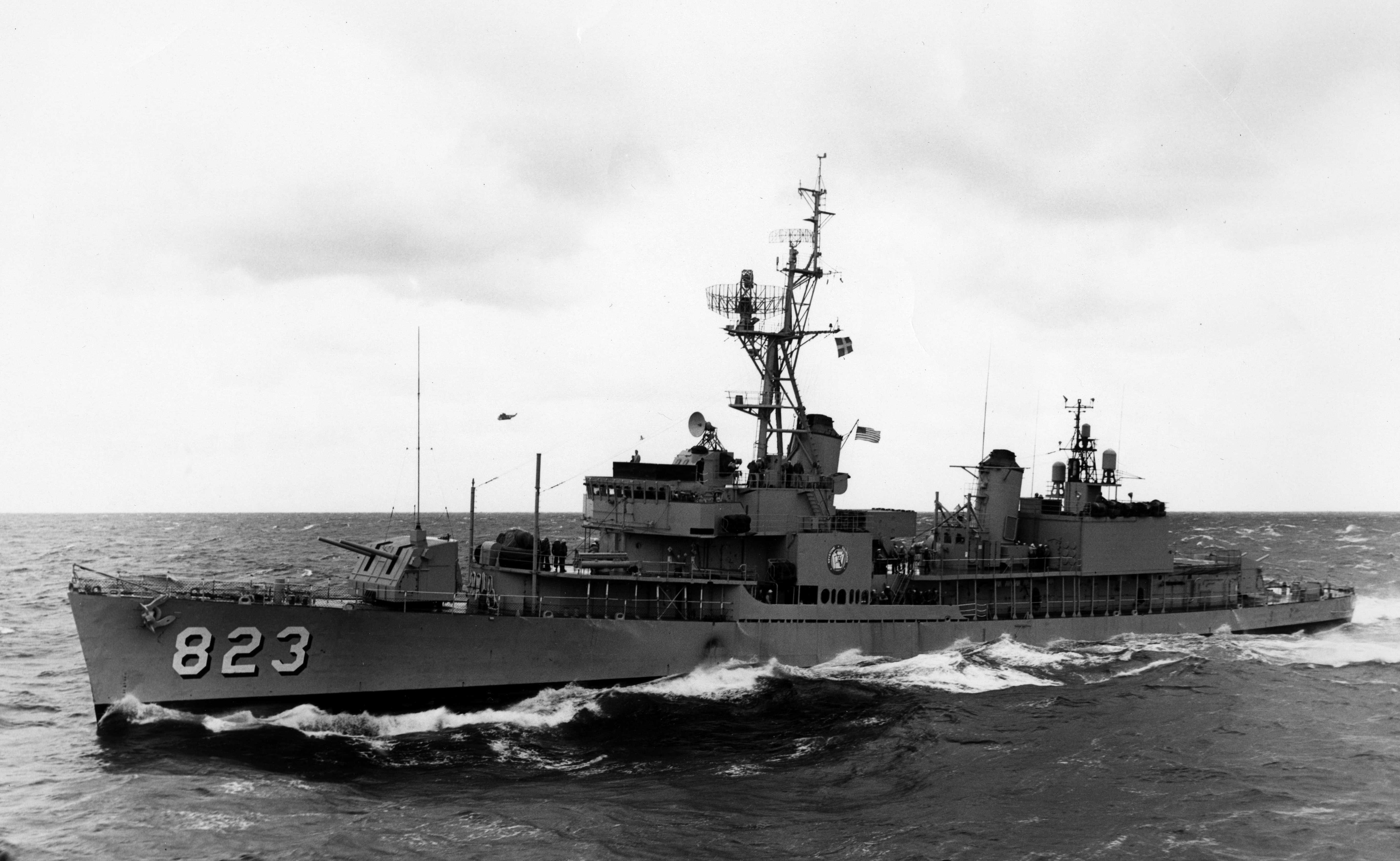 Der versunkene Zerstörer USS Samuel B. Roberts aus dem Zweiten Weltkrieg wurde im Pazifischen Ozean in einer Tiefe von 6,9 km gefunden Der versunkene Zerstörer USS Samuel B. Roberts aus dem Zweiten Weltkrieg wurde im Pazifischen Ozean in einer Tiefe von 6,9 km gefunden