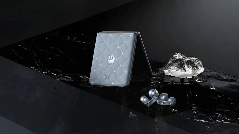 Swarovski-Schmuck für Motorola Razr 60: Stil in jedem Detail Motorola Razr 60: Luxus mit Swarovski-Kristallen