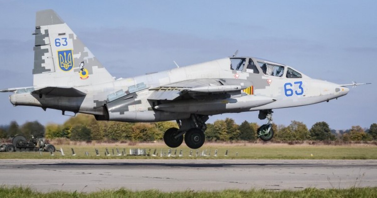Dutzende gepanzerte Fahrzeuge, Munitionsdepots und Arbeitskräfte: Angriffsflugzeuge und Jäger der ukrainischen Luftwaffe griffen die Russen erfolgreich an Dutzende gepanzerte Fahrzeuge, Munitionsdepots und Arbeitskräfte: Angriffsflugzeuge und Jäger der ukrainischen Luftwaffe griffen die Russen erfolgreich an