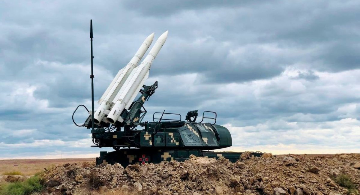 Das ukrainische Militär demonstrierte, wie das Buk-Luftverteidigungssystem ein Luftziel zerstört Das ukrainische Militär demonstrierte, wie das Buk-Luftverteidigungssystem ein Luftziel zerstört
