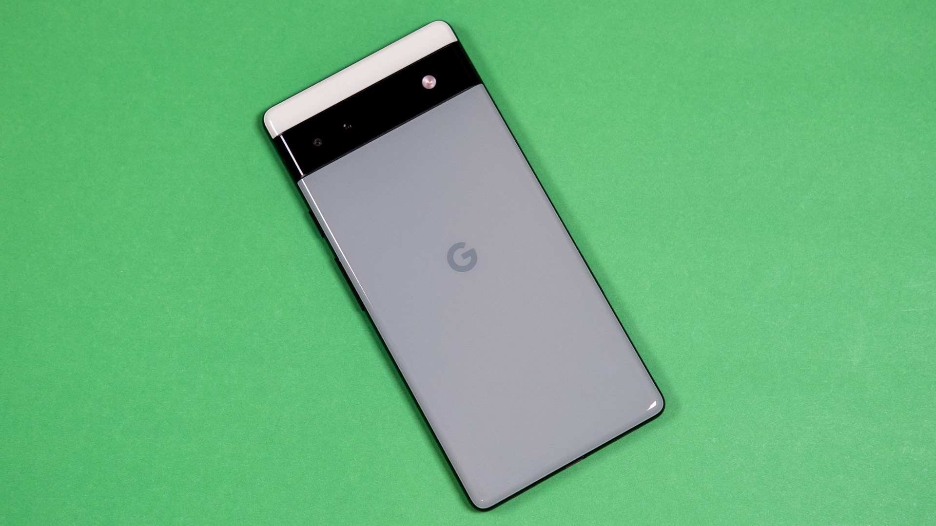 Batterieprobleme beim Pixel 6a: Google trifft Vorsichtsmaßnahmen Ladevorgang Pixel 6a: Google führt neue Sicherheitsbeschränkungen ein