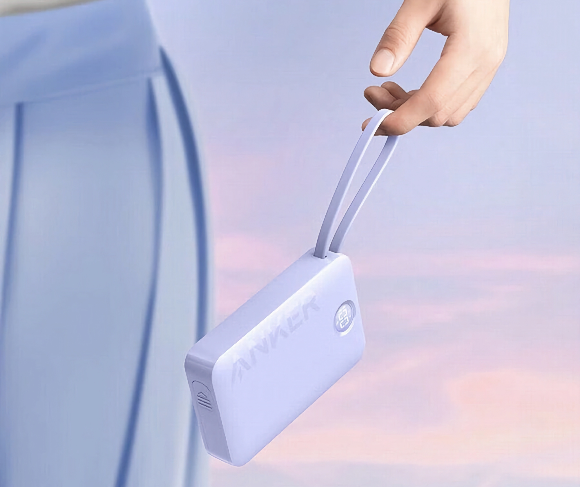 Anker 335 Power Bank: 20.000-mAh-Akku mit integriertem Kabel, Display und Handyhalterung für $31 Anker 335 Power Bank: 20.000-mAh-Akku mit integriertem Kabel, Display und Handyhalterung für $31