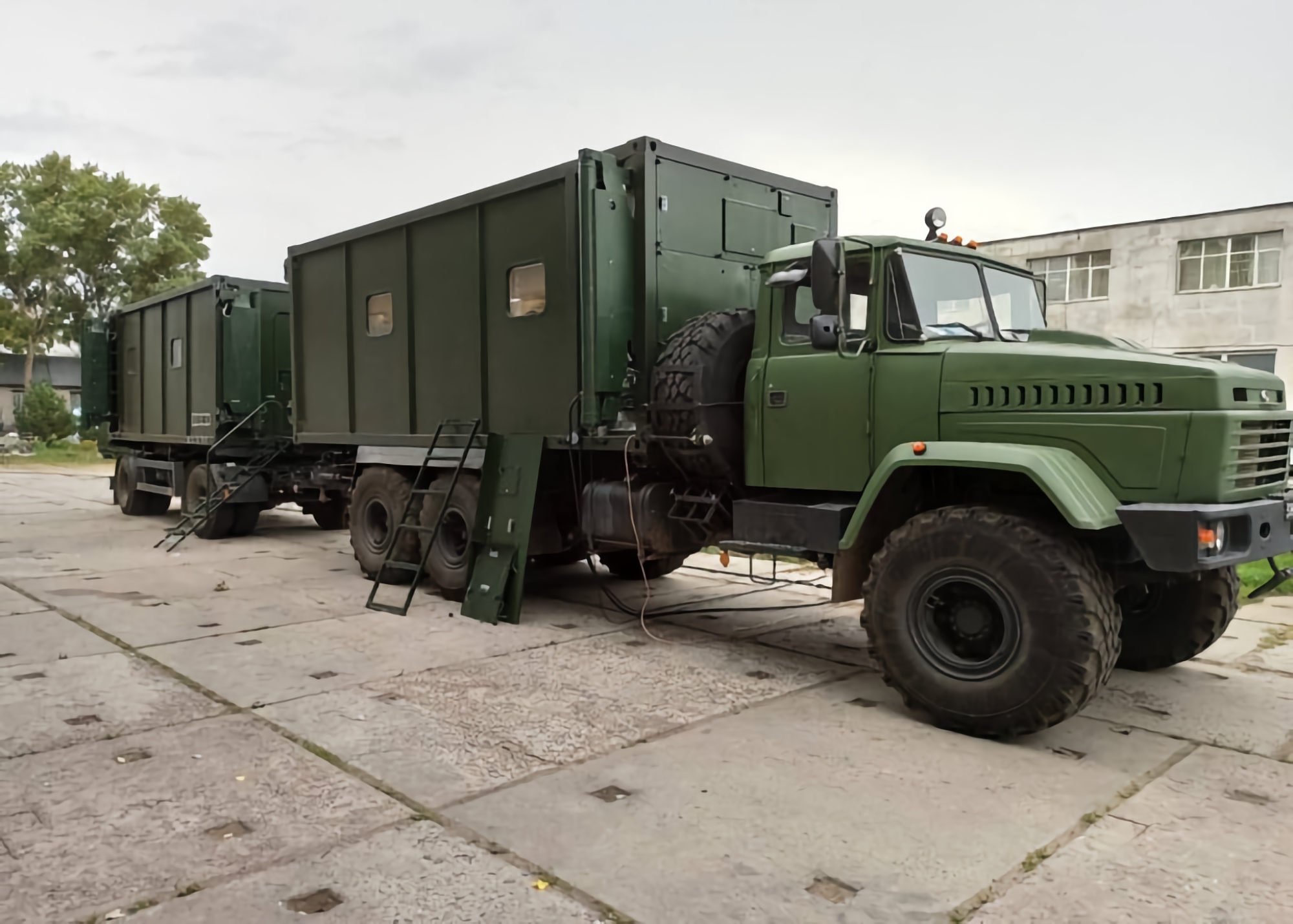 Die Streitkräfte der Ukraine haben ein neues Personalfahrzeug aus einheimischer Produktion übernommen Die Streitkräfte der Ukraine haben ein neues Personalfahrzeug aus einheimischer Produktion übernommen