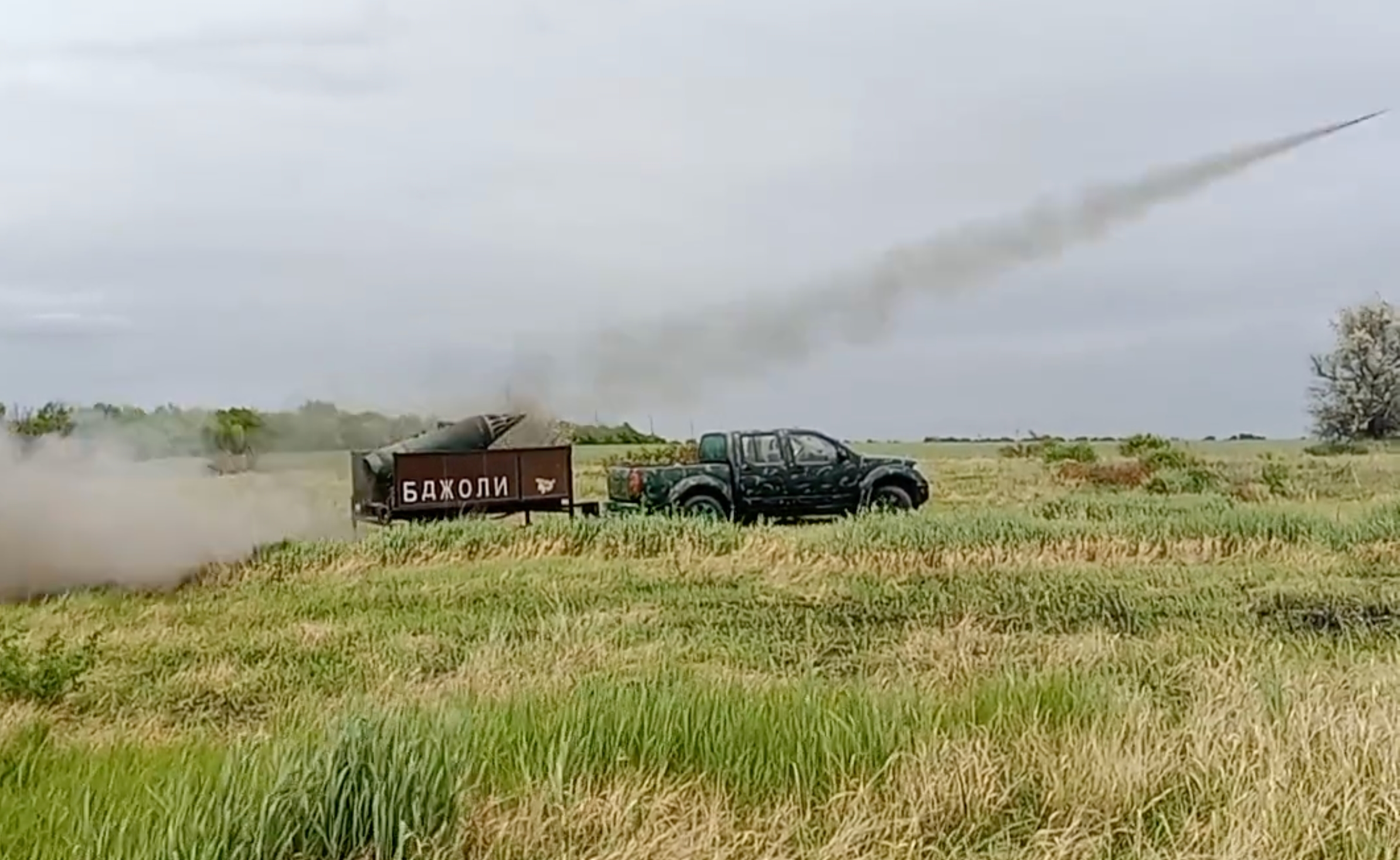 „Bienen fliegen aus, um Honig zu sammeln“: Die Streitkräfte der Ukraine zeigten, wie sie C-8-Flugzeugraketen von einer provisorischen Bodenstation aus einsetzen „Bienen fliegen aus, um Honig zu sammeln“: Die Streitkräfte der Ukraine zeigten, wie sie C-8-Flugzeugraketen von einer provisorischen Bodenstation aus einsetzen
