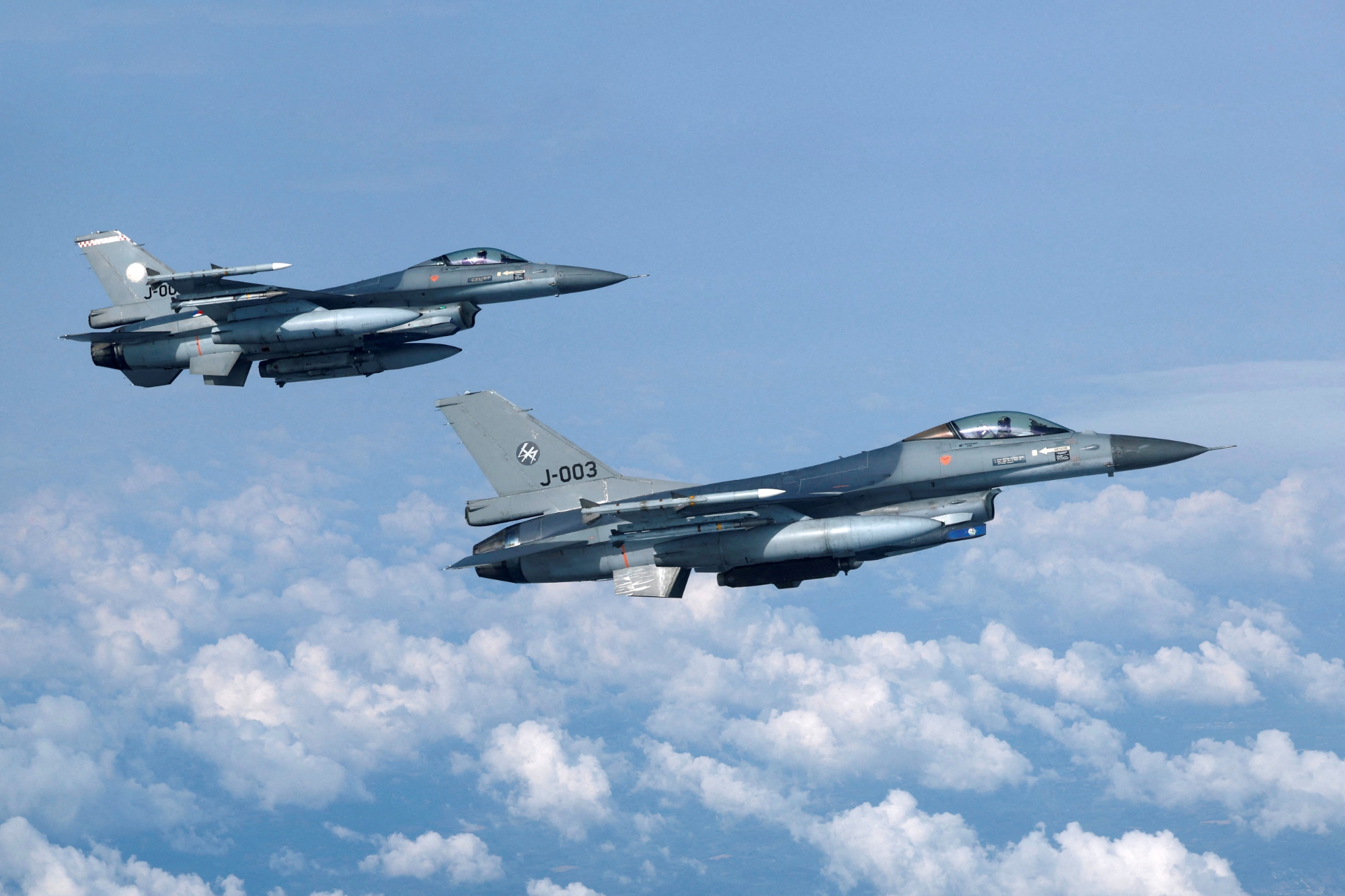 Niederlande wollen im Herbst F-16 Fighting Falcon-Kampfflugzeuge in die Ukraine verlegen Niederlande wollen im Herbst F-16 Fighting Falcon-Kampfflugzeuge in die Ukraine verlegen