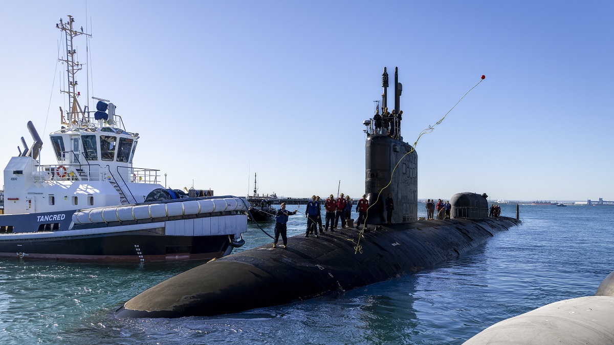 Die USA haben das atomgetriebene U-Boot USS North Carolina der Virginia-Klasse mit BGM-109 Tomahawk-Marschflugkörpern nach Australien geschickt Die USA haben das atomgetriebene U-Boot USS North Carolina der Virginia-Klasse mit BGM-109 Tomahawk-Marschflugkörpern nach Australien geschickt