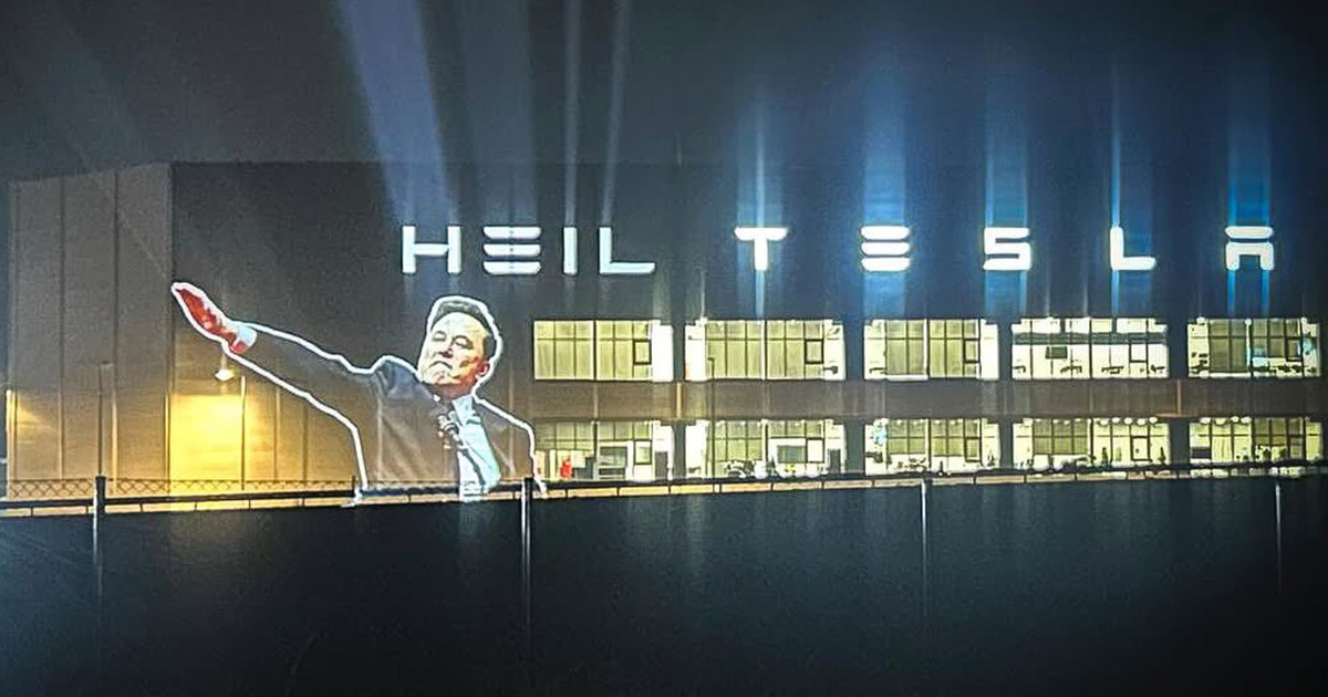 Umstrittene Symbole im neuen Tesla-Werk sorgen für öffentliche Empörung Ilon Musk wird vorgeworfen, unzulässige Symbole an der Fassade einer Tesla-Fabrik in Berlin angebracht zu haben