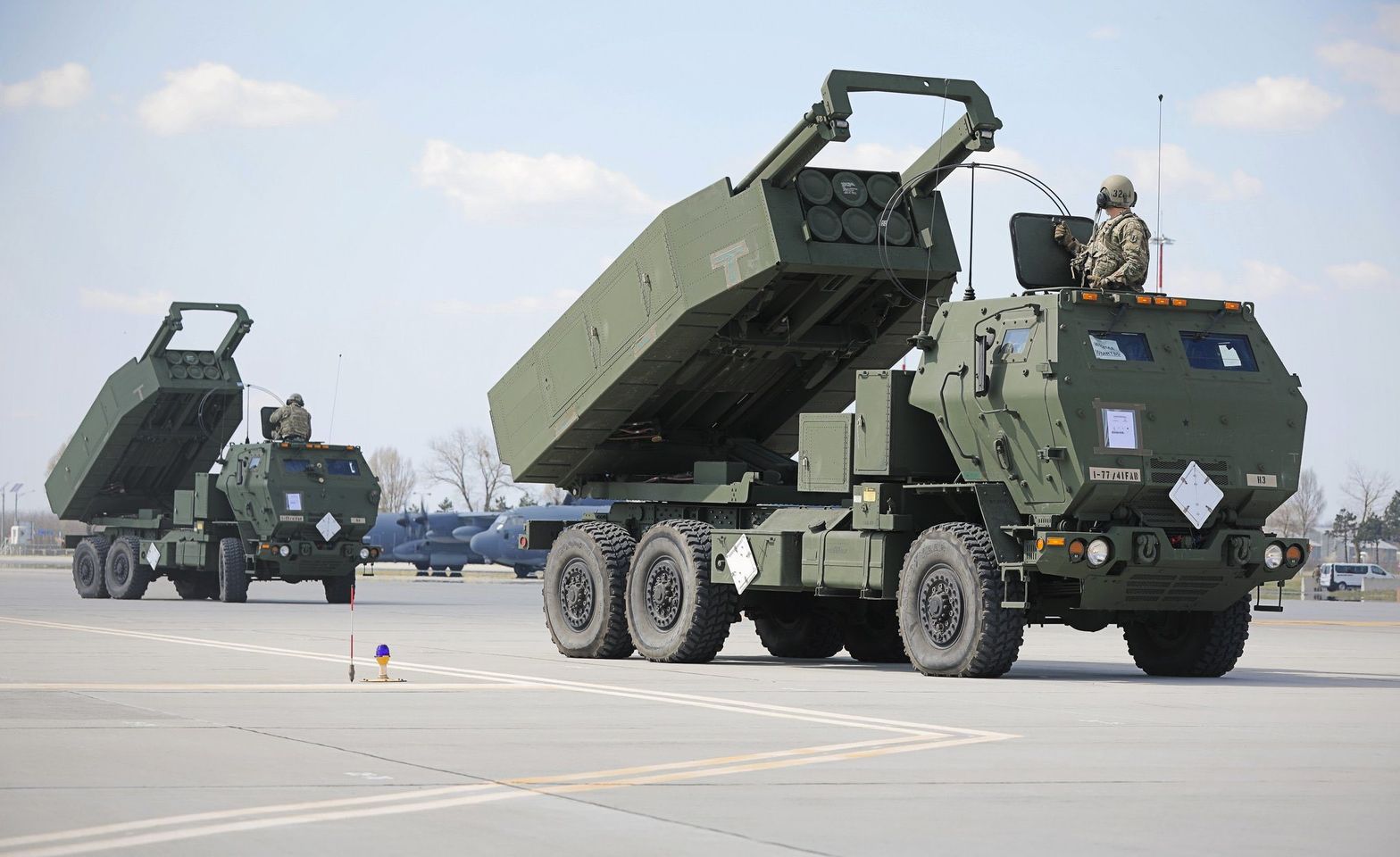 HIMARS und M777: USA wollen Ukraine mit Langstreckenwaffen versorgen, befürchten aber Eskalation durch Angriffe auf die Russische Föderation HIMARS und M777: USA wollen Ukraine mit Langstreckenwaffen versorgen, befürchten aber Eskalation durch Angriffe auf die Russische Föderation