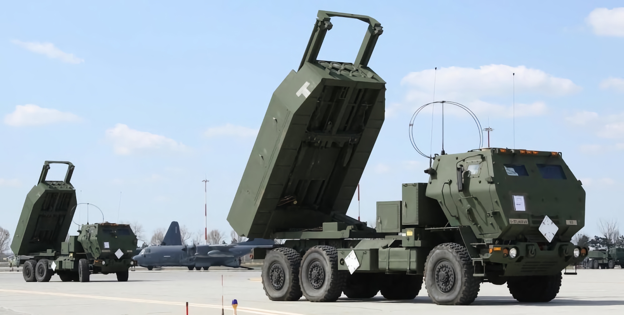 Das ukrainische Militär lernt bereits, wie man amerikanische HIMARS-Mehrfachstartraketensysteme einsetzt Das ukrainische Militär lernt bereits, wie man amerikanische HIMARS-Mehrfachstartraketensysteme einsetzt
