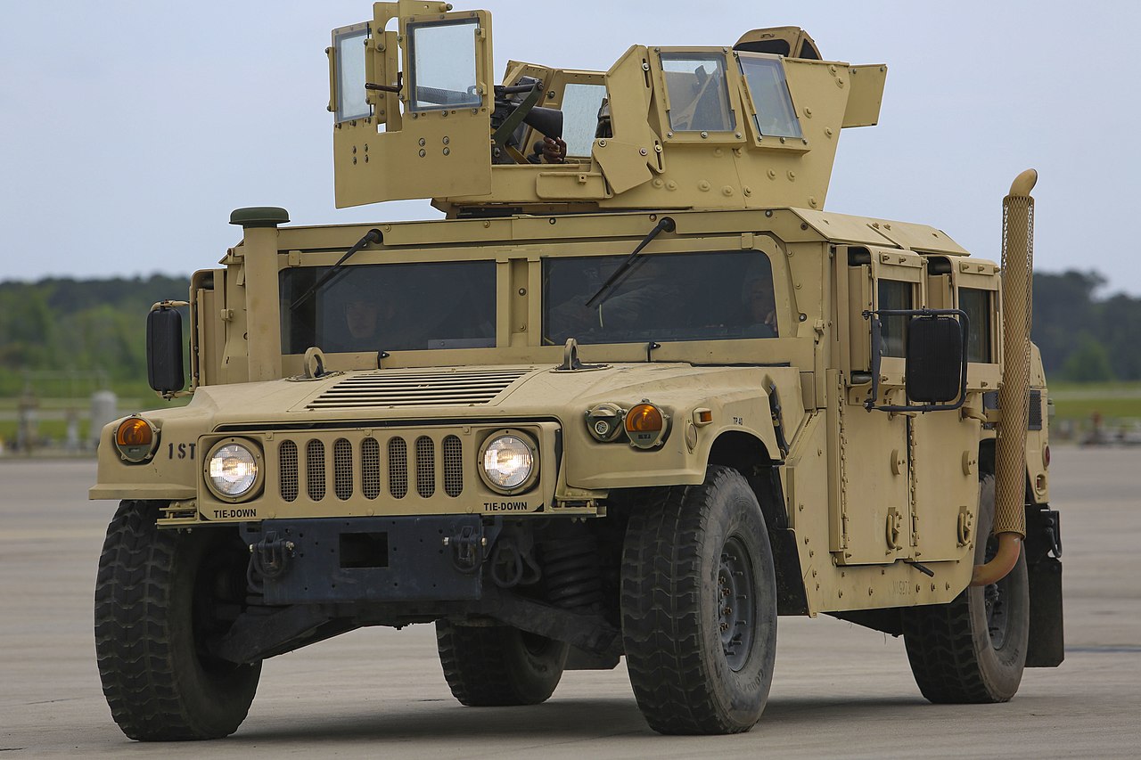 Die Entwicklung des HMMWV: Vom Schlachtfeld zur zivilen Straße