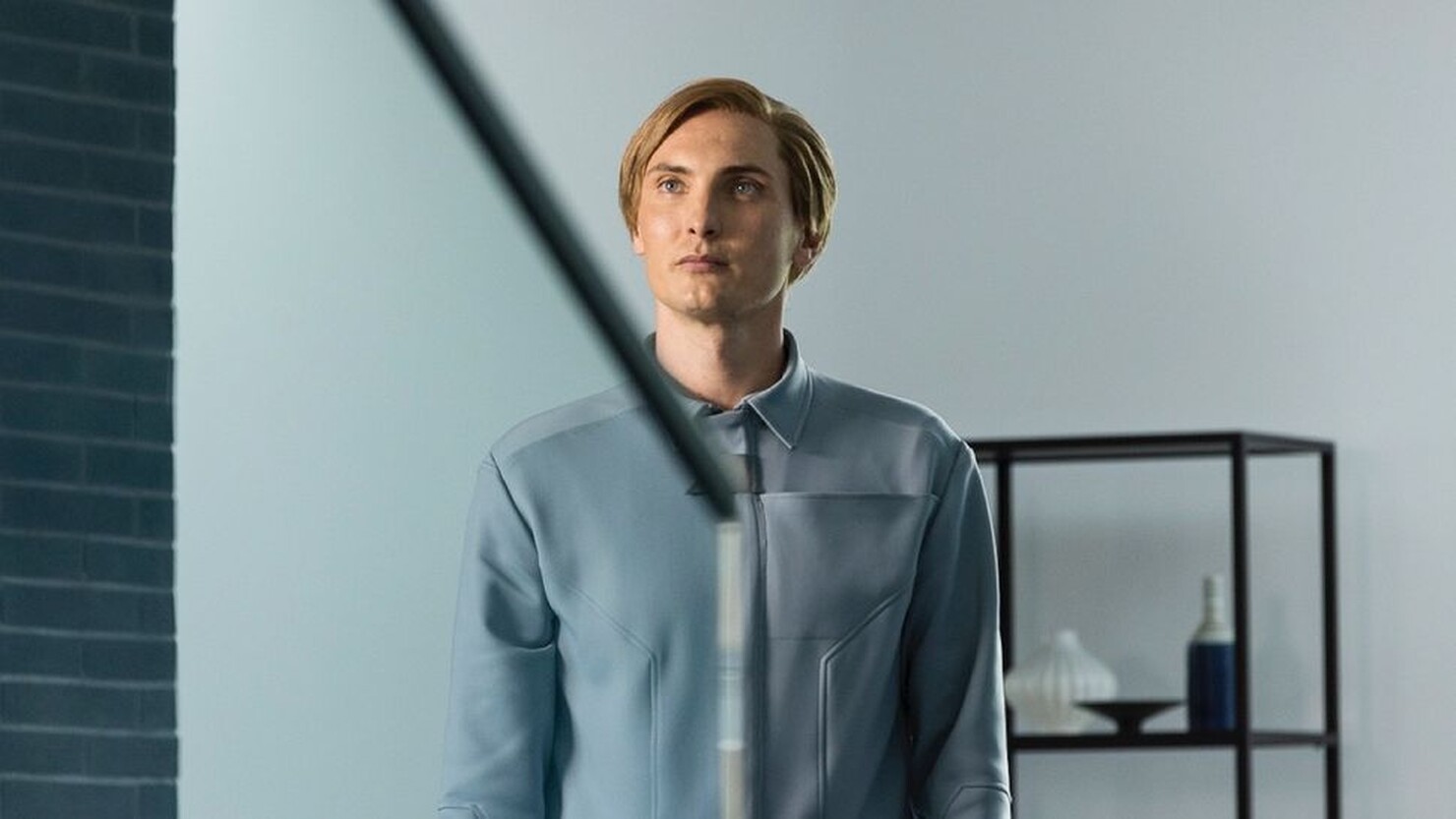 Technologie steigt auf: "The Witcher"-Star in neuem Sci-Fi-Thriller auf Netflix