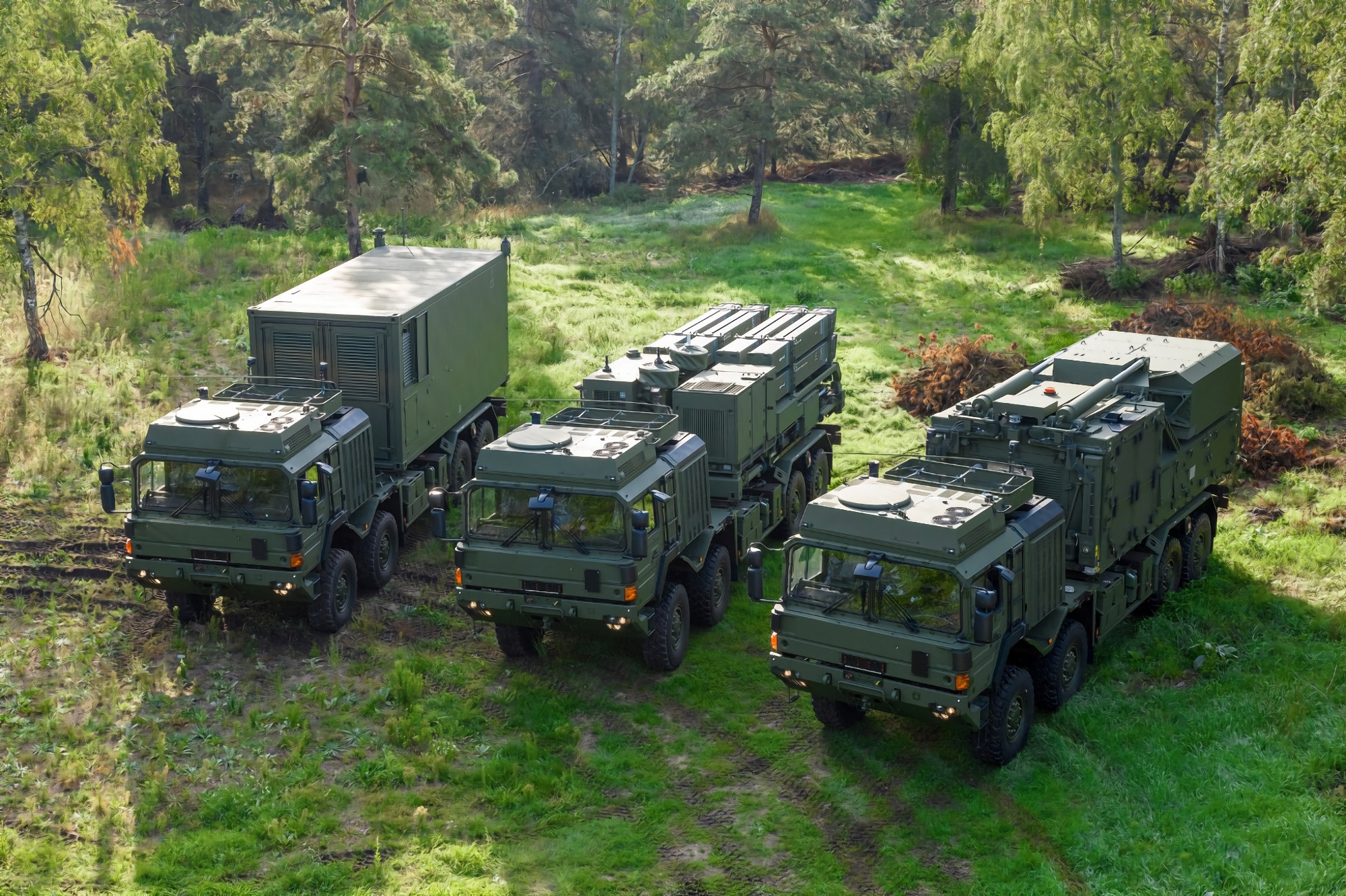 Deutschland hat das vierte Boden-Luft-Raketensystem IRIS-T an die Ukraine übergeben; es kann Flugzeuge, Hubschrauber, Drohnen und Marschflugkörper abschießen Deutschland hat das vierte Boden-Luft-Raketensystem IRIS-T an die Ukraine übergeben; es kann Flugzeuge, Hubschrauber, Drohnen und Marschflugkörper abschießen