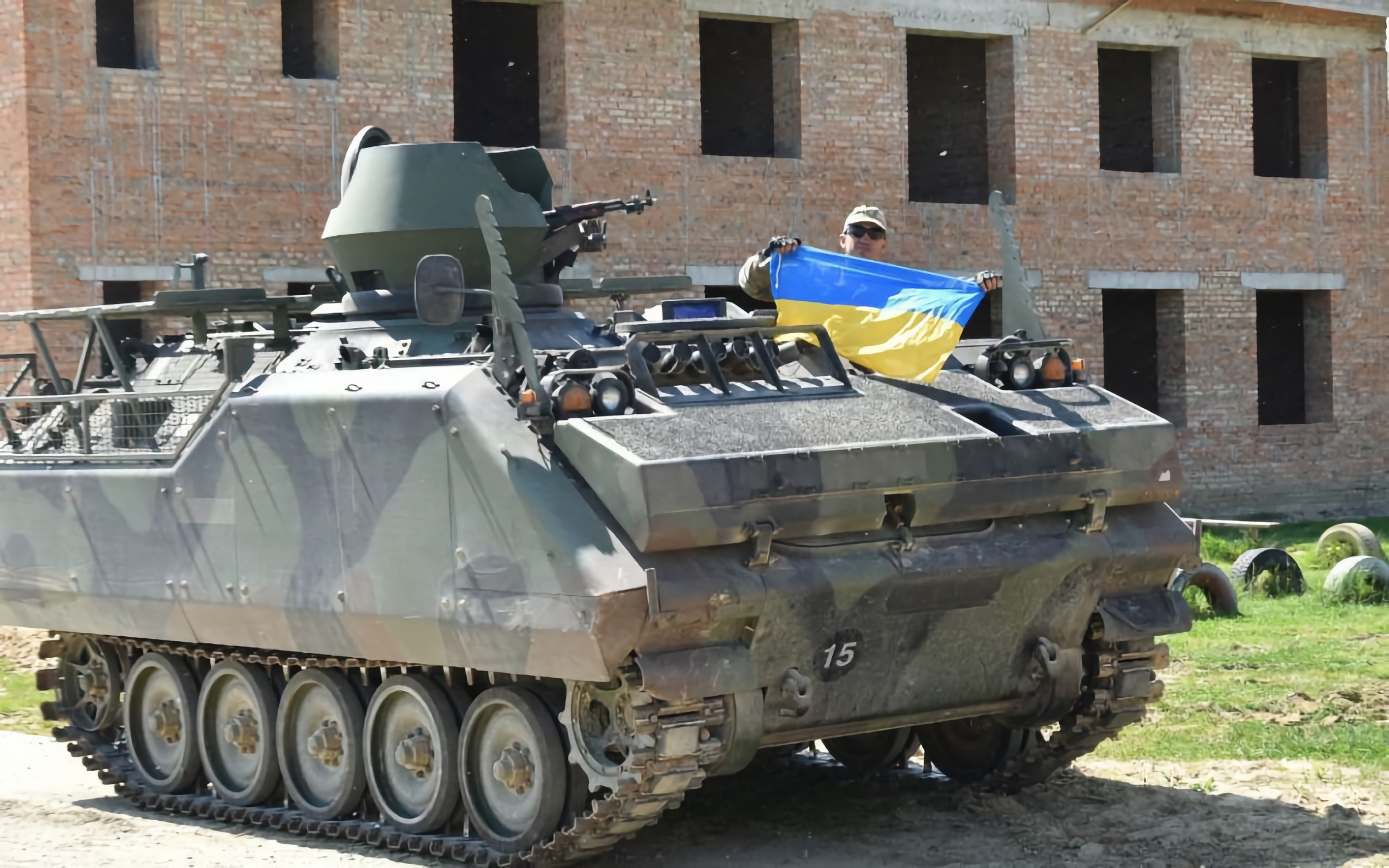 Litauen überführte 20 Fahrzeuge in die Ukraine und bereitet die Entsendung von 20 amerikanischen Schützenpanzern M113 vor Litauen überführte 20 Fahrzeuge in die Ukraine und bereitet die Entsendung von 20 amerikanischen Schützenpanzern M113 vor