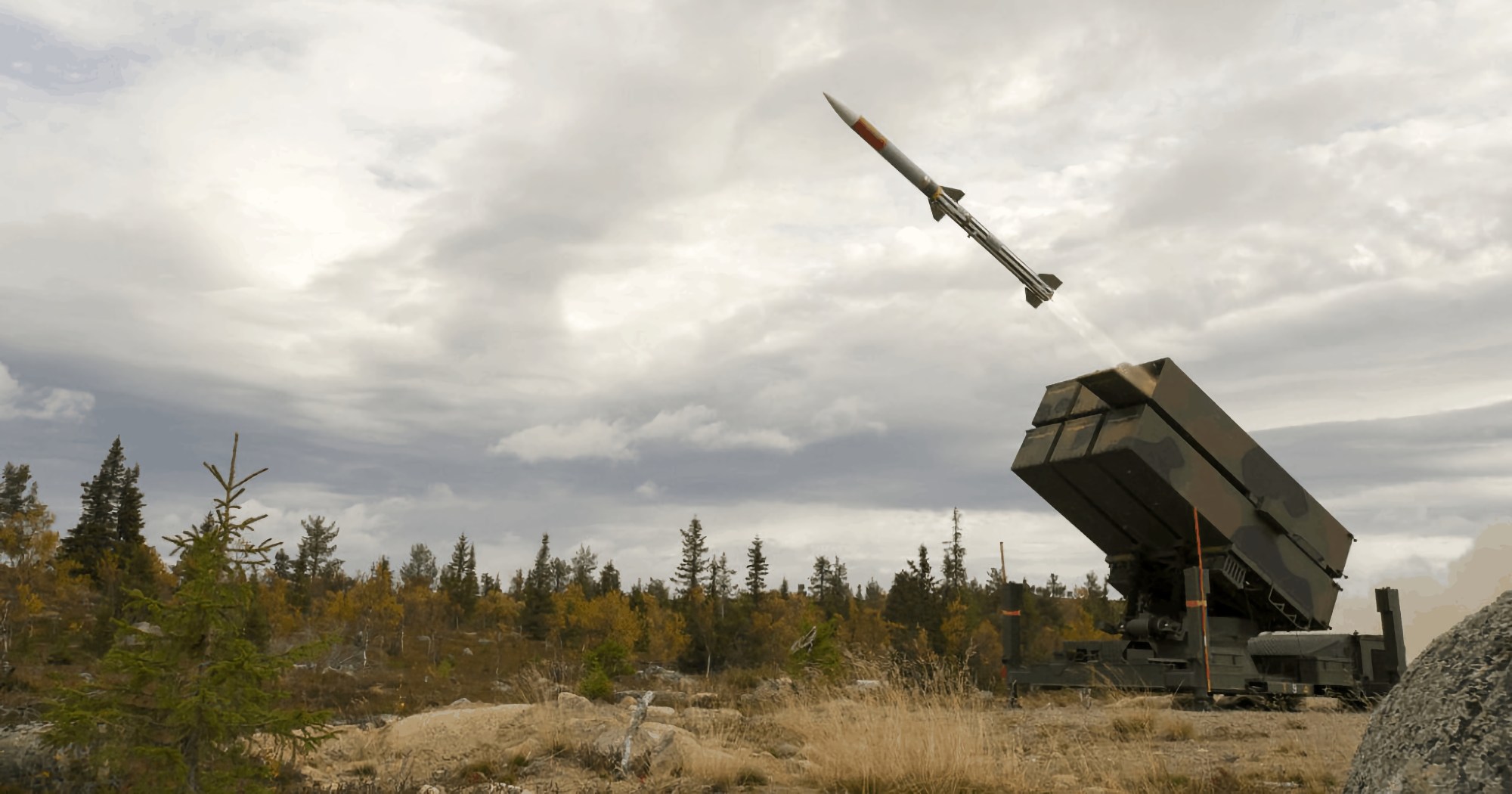 Medien: Das ukrainische Militär lernt bereits, das Flugabwehr-Raketensystem NASAMS einzusetzen Medien: Das ukrainische Militär lernt bereits, das Flugabwehr-Raketensystem NASAMS einzusetzen