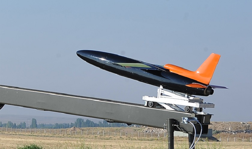 Die Türkei testete die Kamikaze-Drohne ŞİMŞEK, die von der Streikdrohne Anka S gestartet wird Die Türkei testete die Kamikaze-Drohne ŞİMŞEK, die von der Streikdrohne Anka S gestartet wird